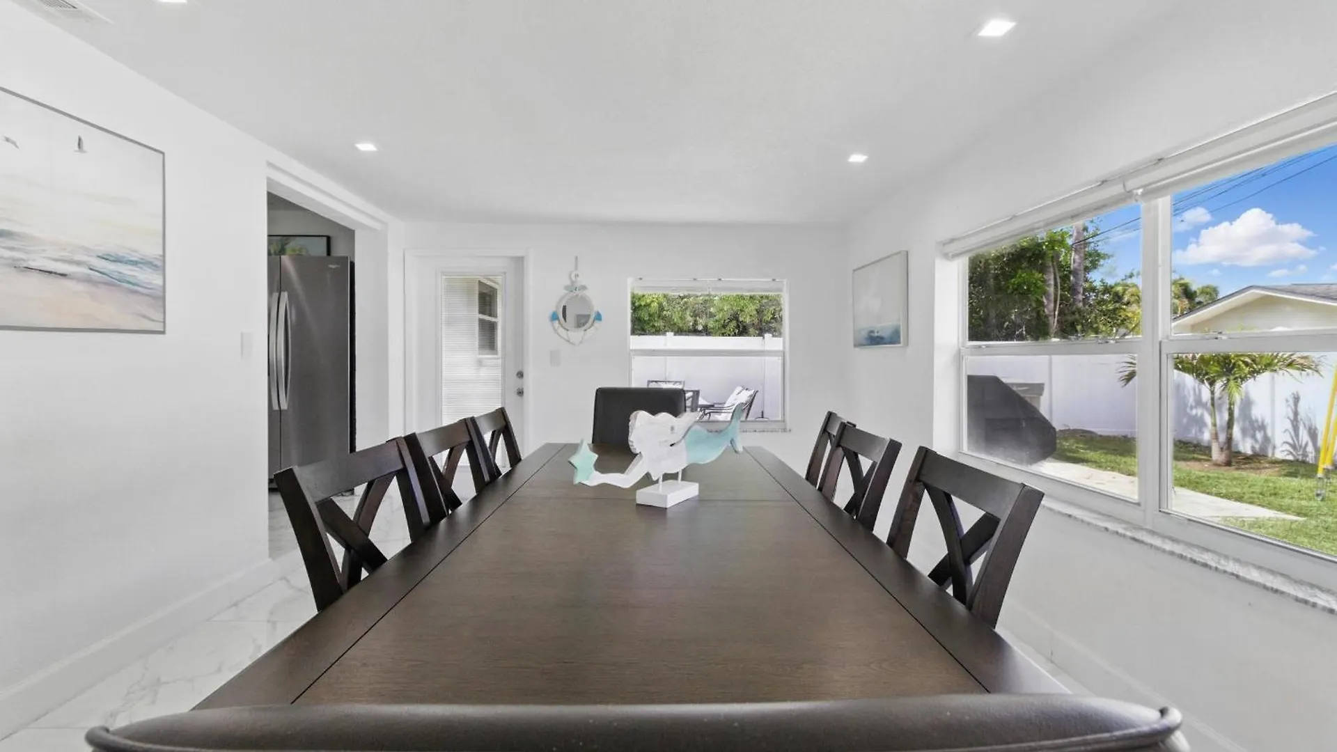 Hot Tub - Pet Friendly - Mins To Beach - Sleeps 11 - Family Clearwater 0*,  United States