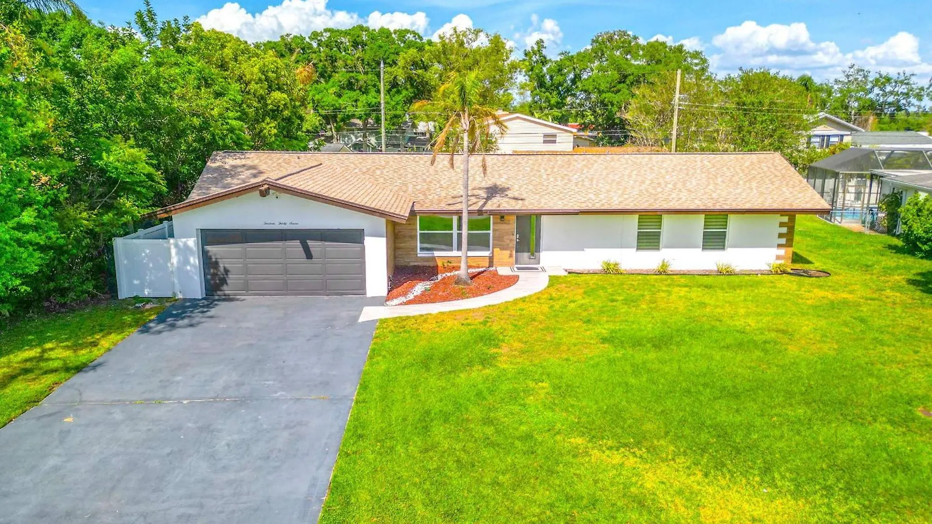Hot Tub - Pet Friendly - Mins To Beach - Sleeps 11 - Family Clearwater United States